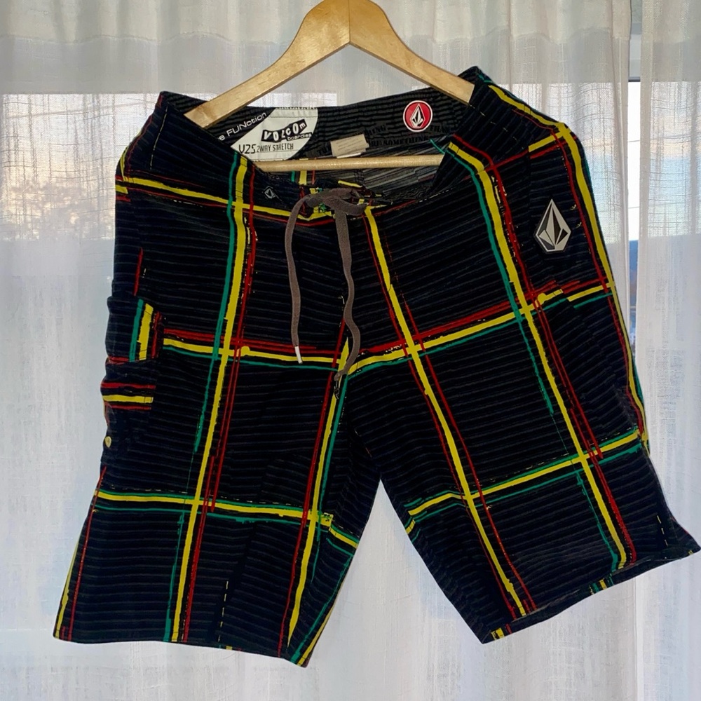 Volcom Men's Black Plaid Board Shorts
